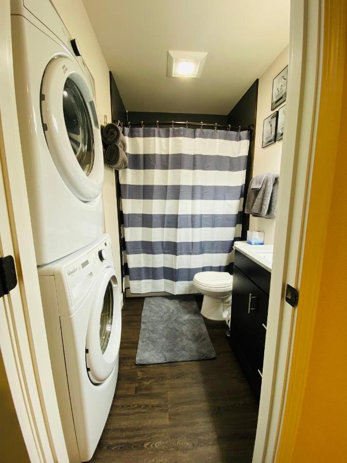 Beautiful 2 Bedroom 1 Bath Apartment With Private Garage Анкоридж Екстер'єр фото