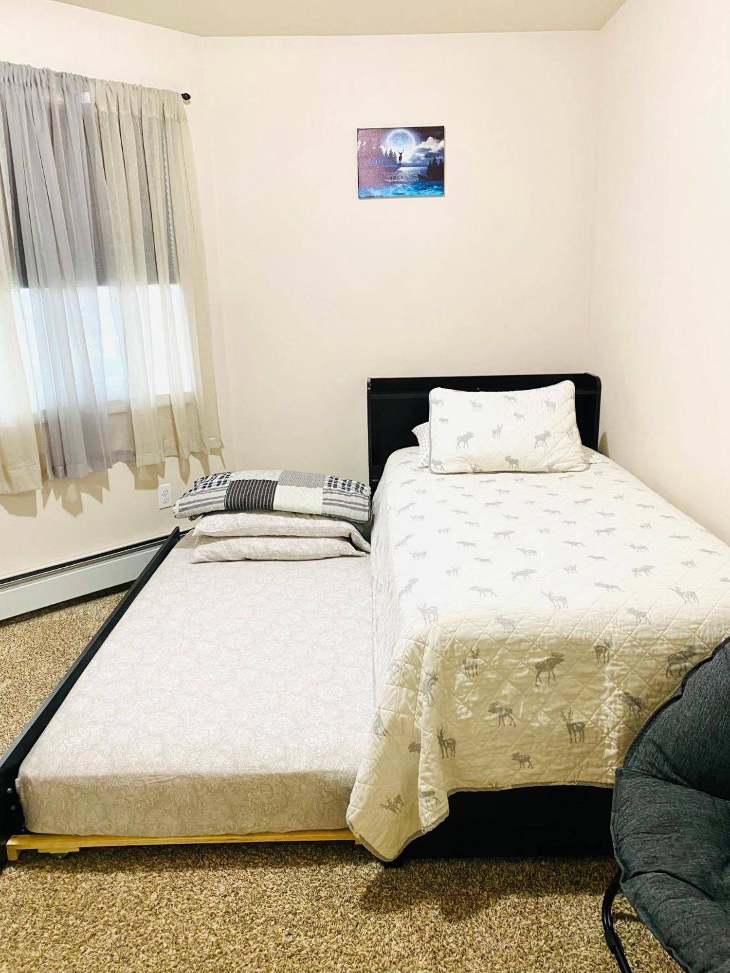 Beautiful 2 Bedroom 1 Bath Apartment With Private Garage Анкоридж Екстер'єр фото